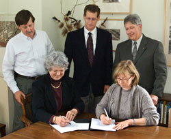 Campus, LBNL sign partnership agreement