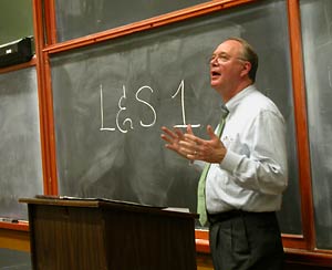 Chancellor Berdahl lecturing on Berkeley history