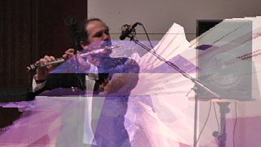 Roberto Morales-Manzanares performing 
