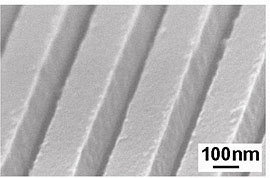 grooves in the high-index-contrast sub-wavelength grating