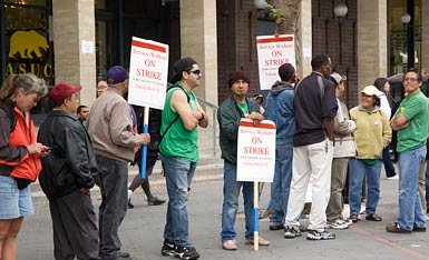 AFSCME strikers outside MLK Student Center