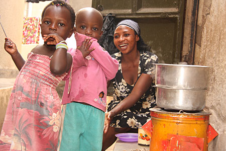 Low-emission cookstove